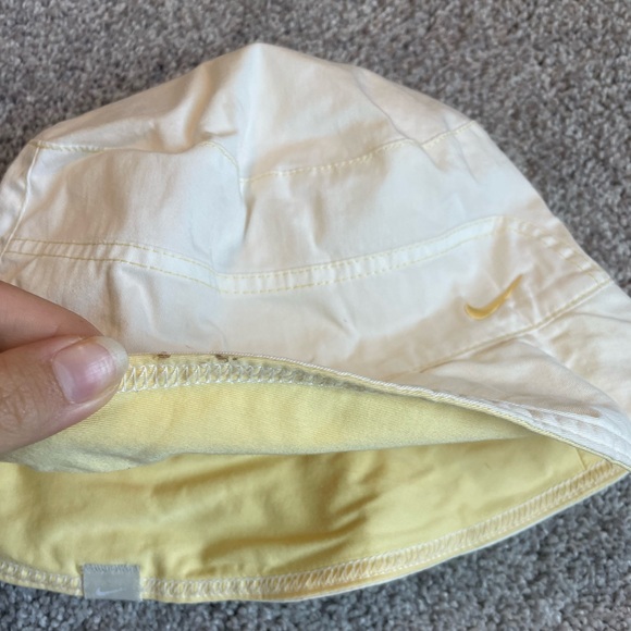 Nike Yellow Reversible Bucket Hat - Picture 6 of 6